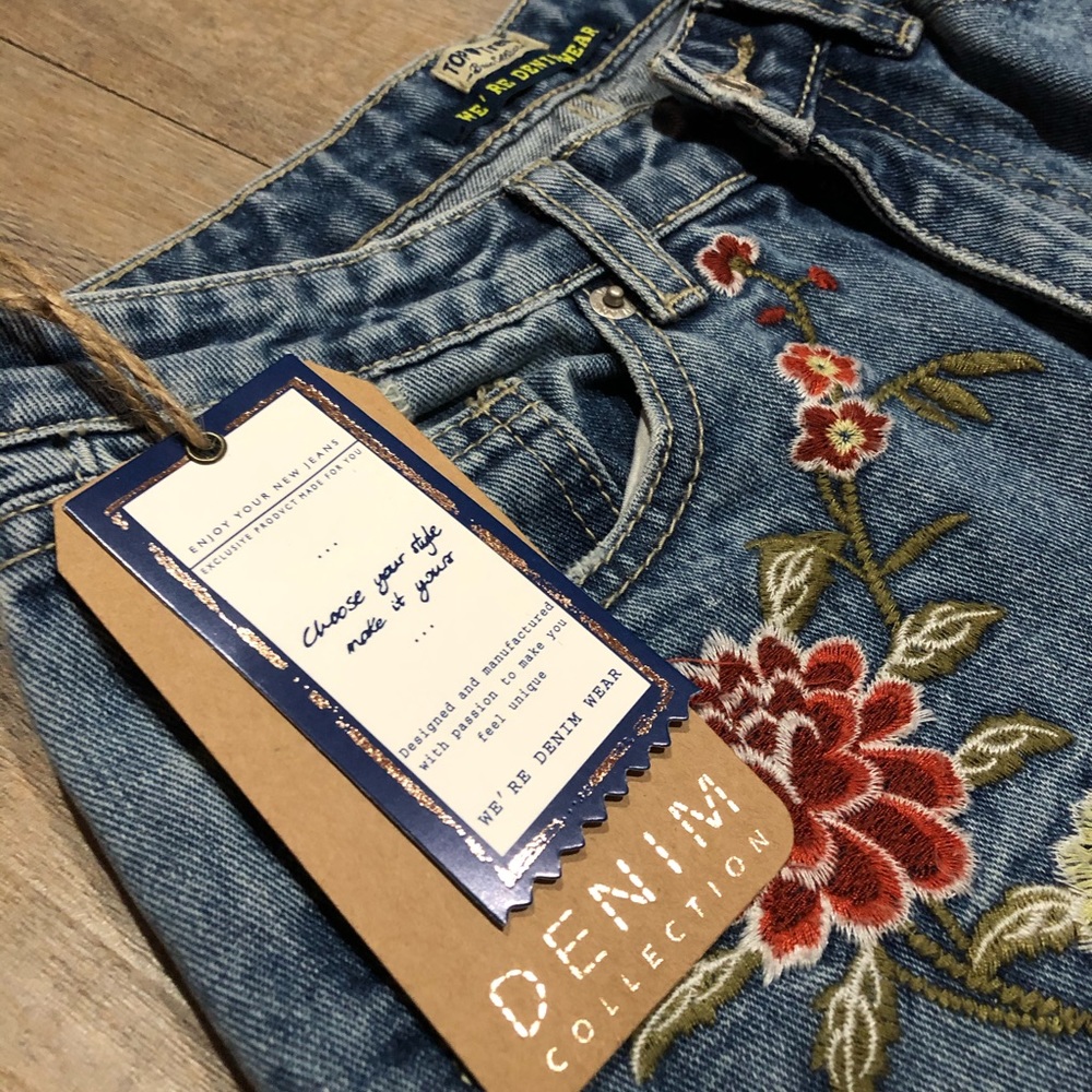 Skinny Embroidered Jeans